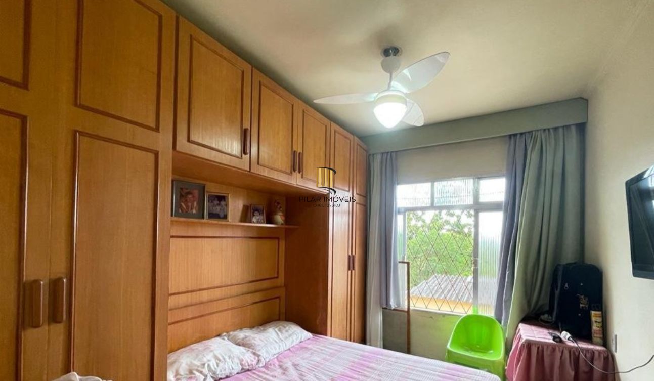Casa semi mobiliada com 3 dormitórios no Bairro Jardim Floresta