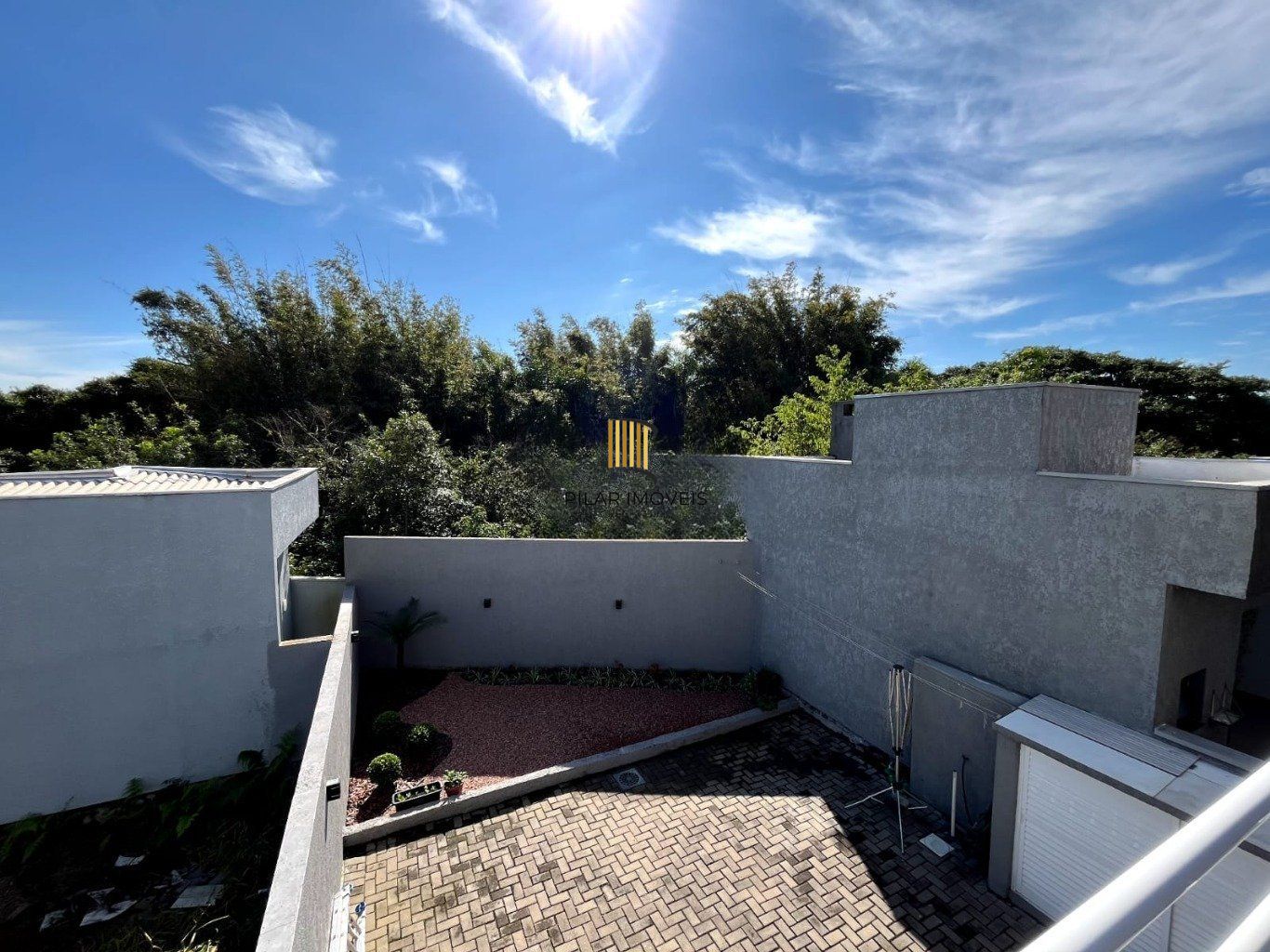 Casa de 3 dormitórios e 4 vagas de garagem em Gravataí.