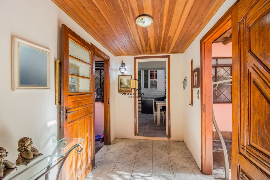 Casa com 4 Dorms e Terreno Amplo – bairro São João, 400m²