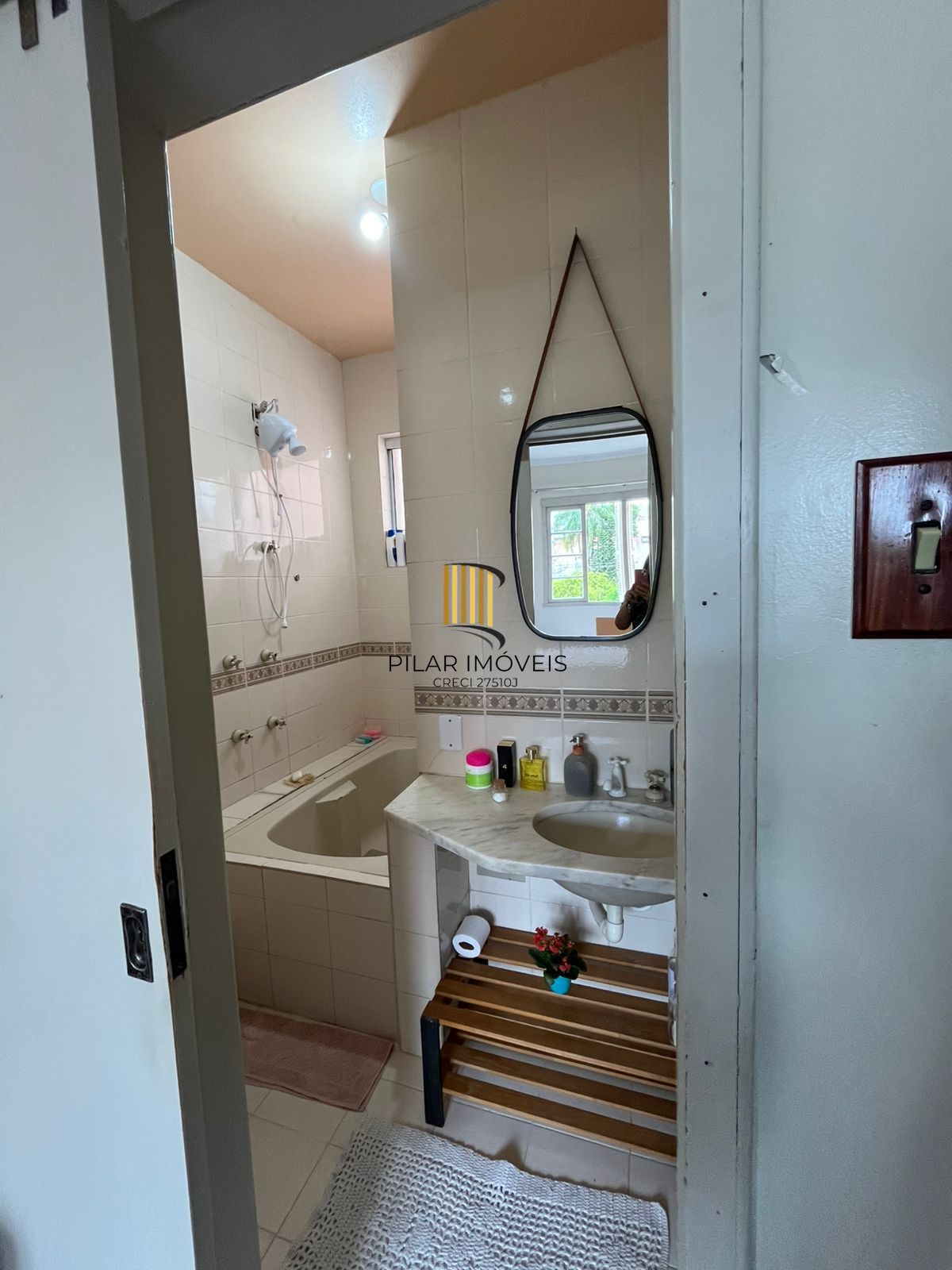 Apartamento com 2 quartos, 2 banheiros e sol da manhã no bairro Vila Ipiranga