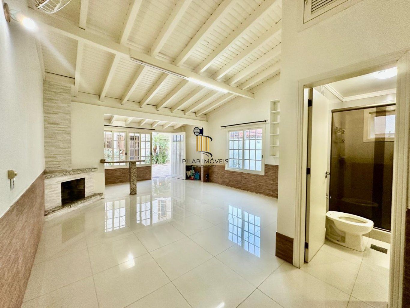 Casa de 3 dormitórios, 2 vagas de garagem em Canoas