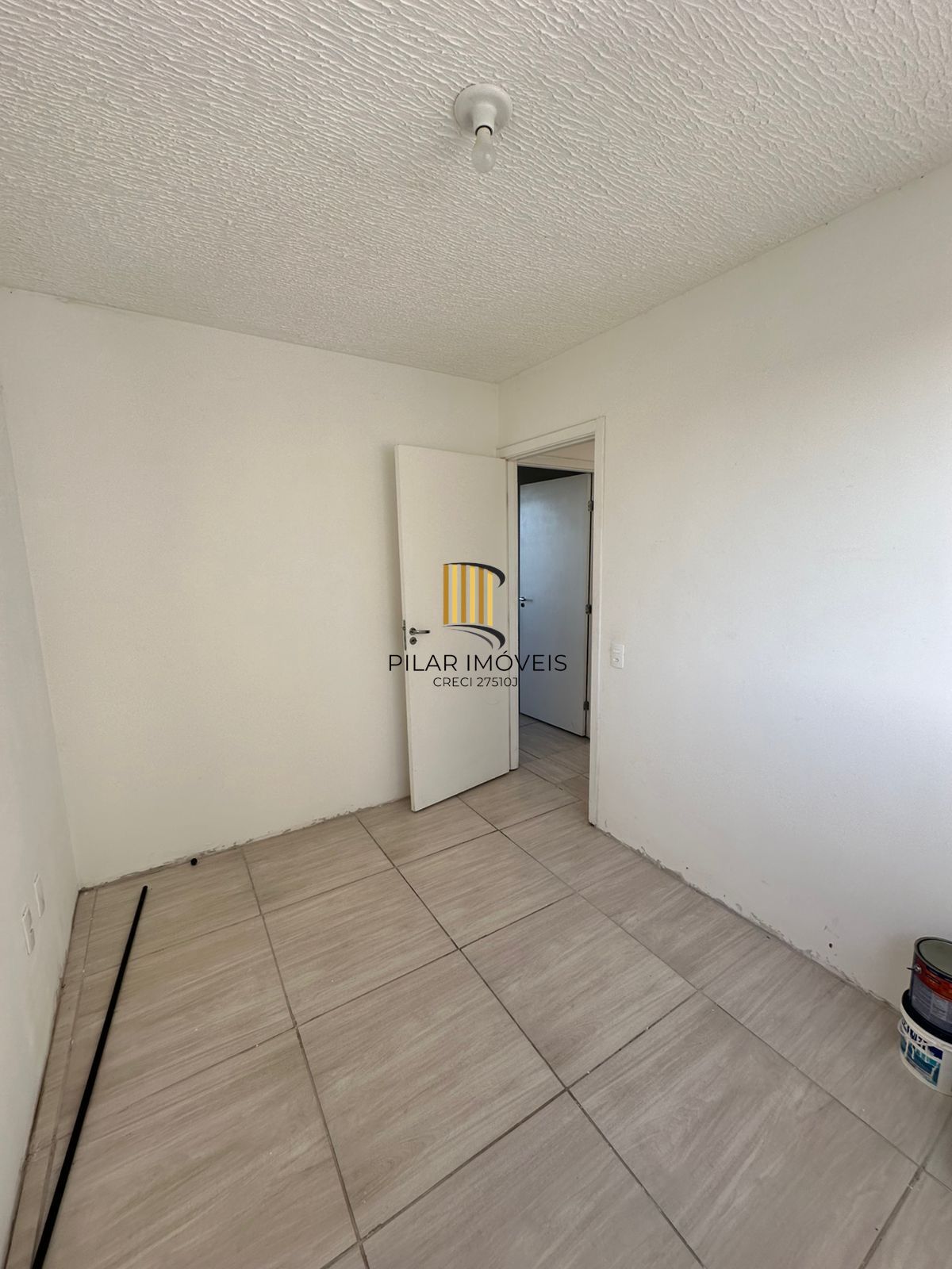 Apartamento 2 dormitórios com 1 vaga Bairro Rubem Berta Porto Alegre