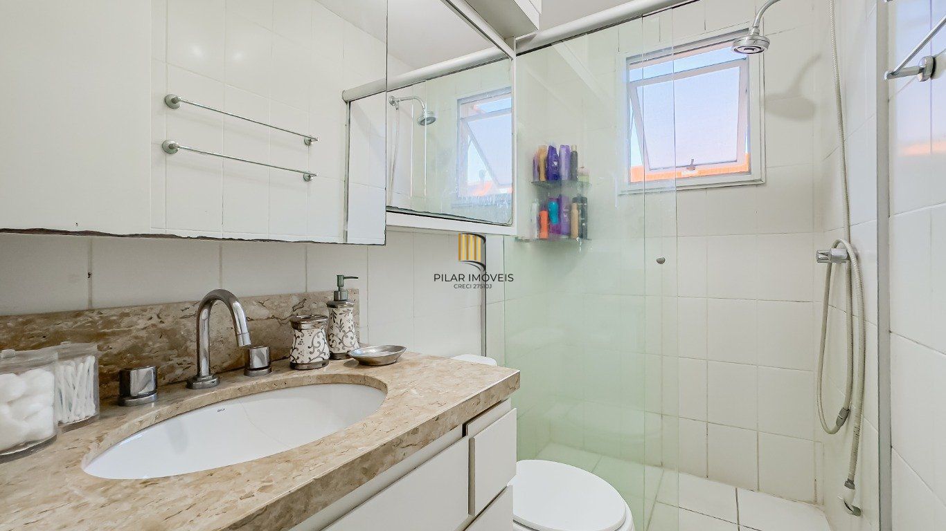 Casa com 4 quartos e 2 vagas em condomínio fechado no Bairro Ecoville.