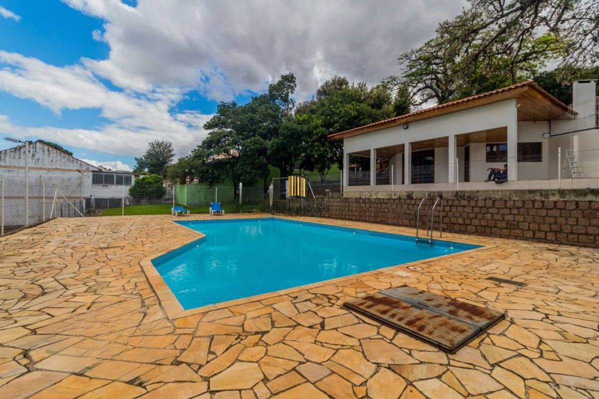 Casa em condomínio 4 dormitórios com piscina e energia solar no Santo Antonio