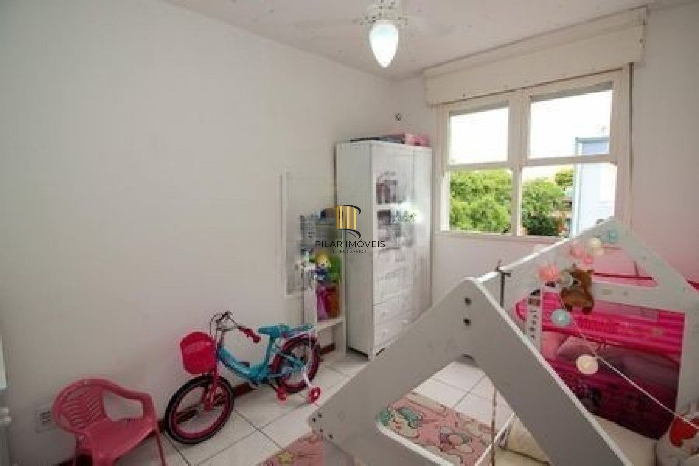 Apartamento com 2 quartos, portaria 24 horas e churrasqueira no bairro Camaquã.