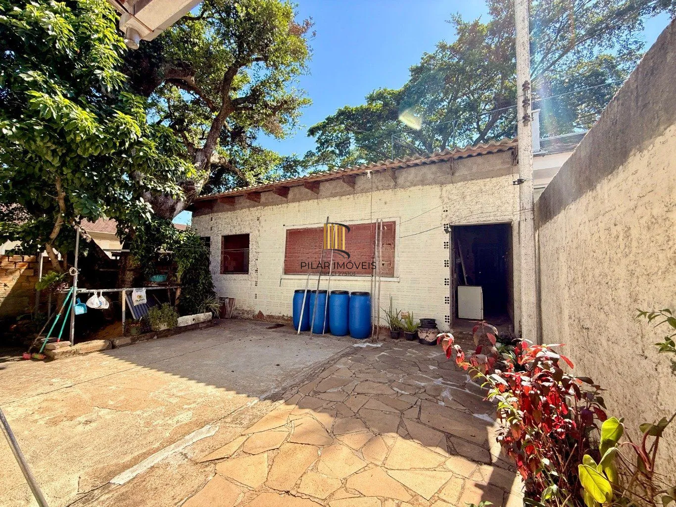 Casa de 4 dormitórios e 3 vagas de garagem em Canoas.