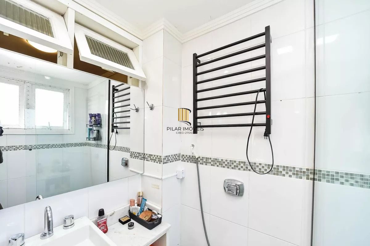 Apartamento com 2 quartos, 2 vagas e aquecimento central no bairro Jardim Itu