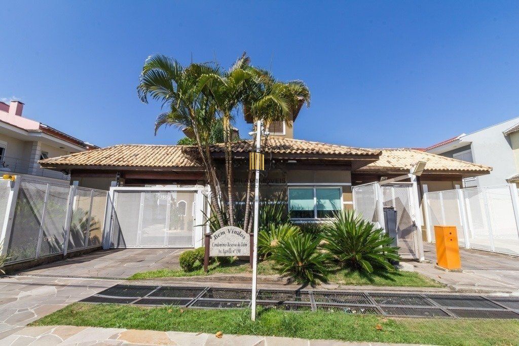 Casa Sobrado 3 dormitórios com suíte, piscina e sótão no Ecoville