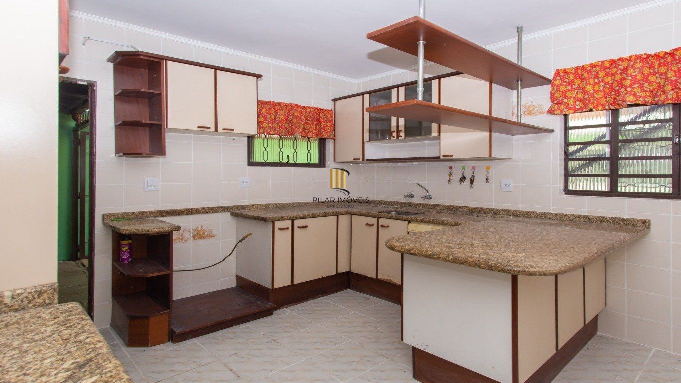 Casa 3 Dorm com Suíte e 4 Vagas no Jardim do Salso Próx PUCRS