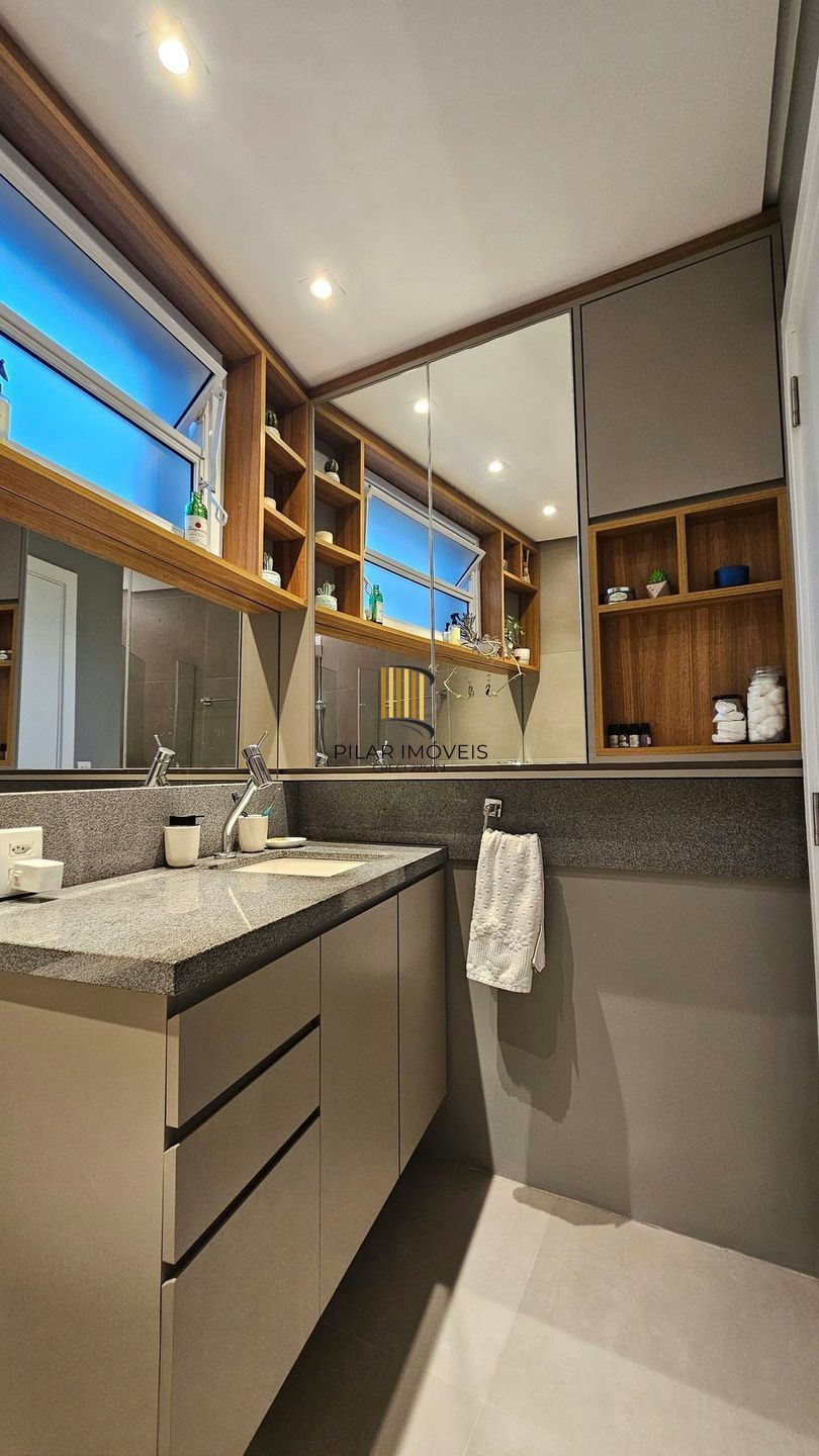 Apartamento à venda com 1 dormitório no Bairro Cidade Baixa