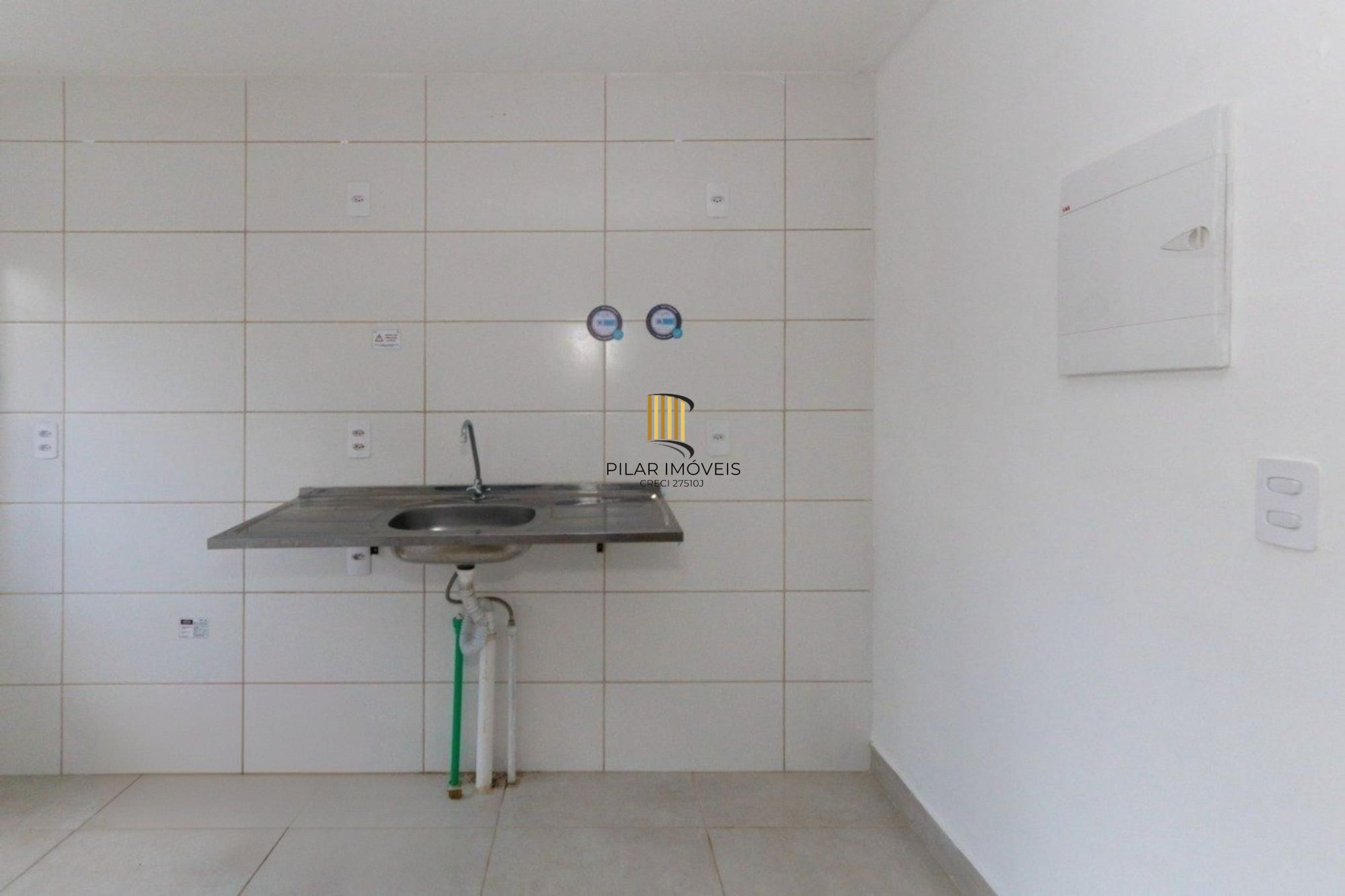Apartamento de 2 dormitórios, elevador, 1 vaga de garagem em Canoas.