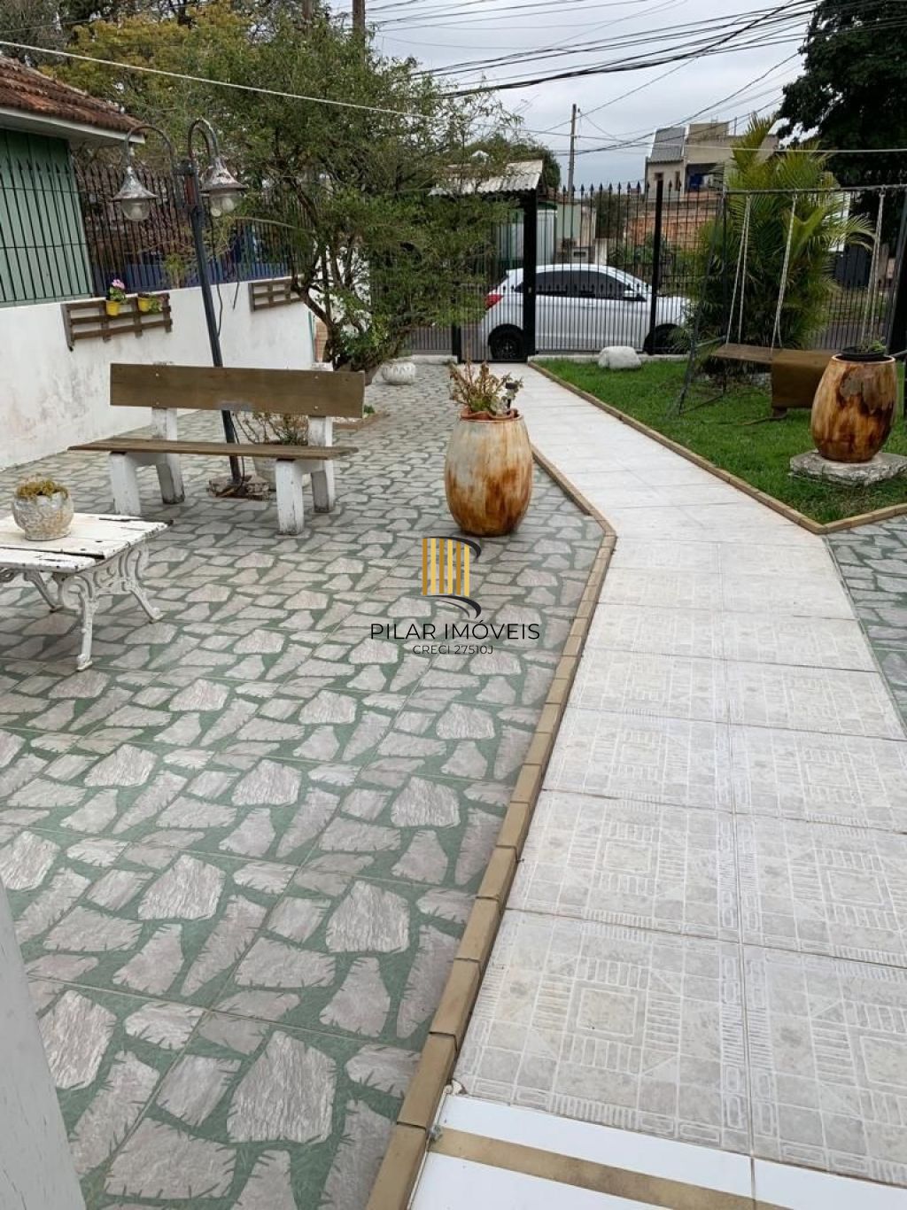 Casa de 3 dormitórios no bairro Sarandi