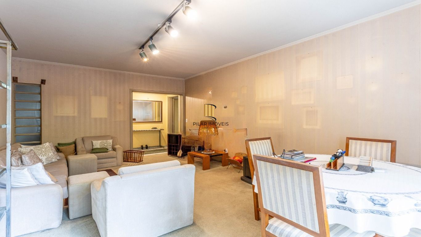 Apartamento mobiliado 3 dormitórios no bairro Petrópolis