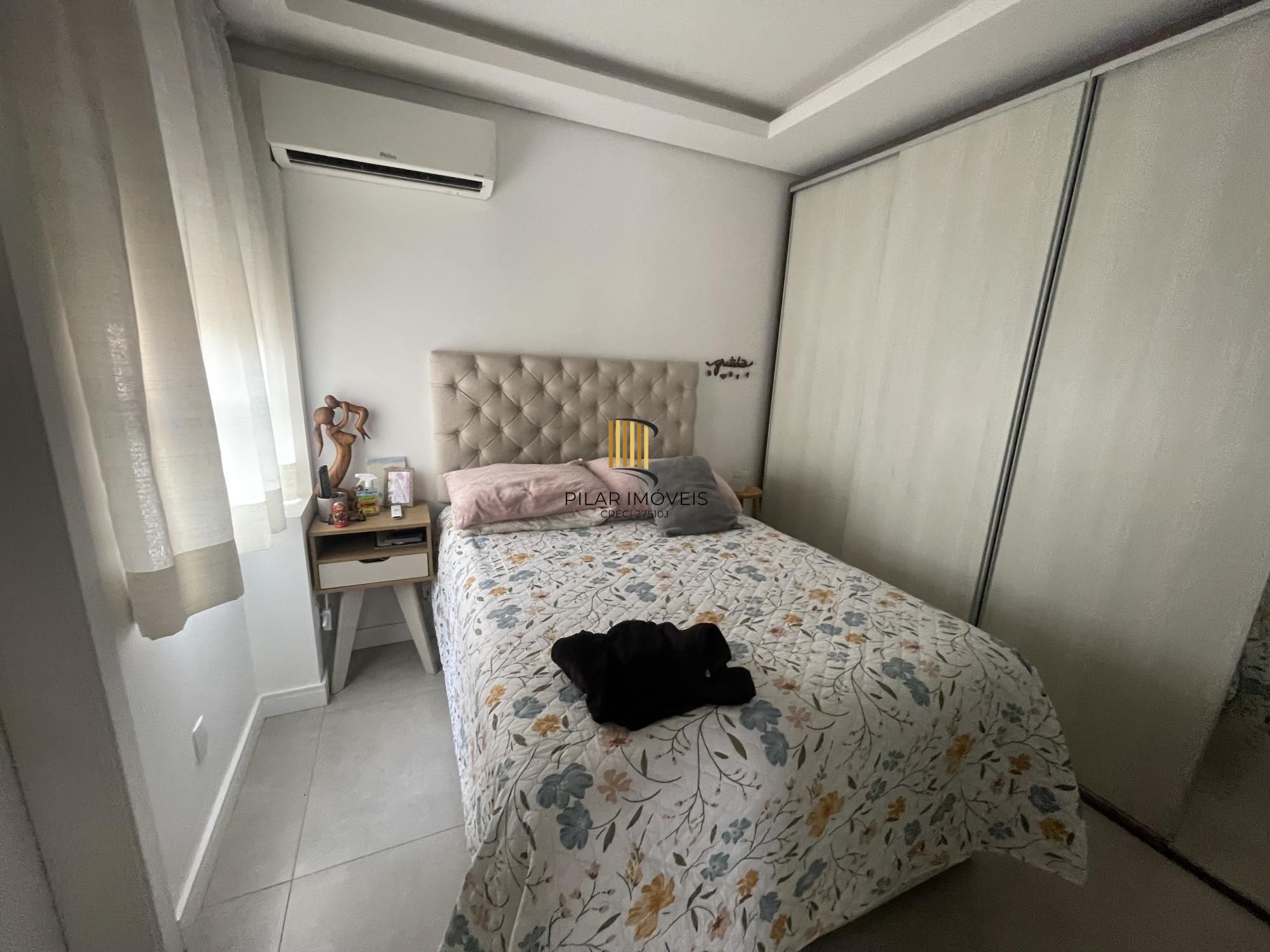 Cobertura com 3 quartos e 1 vaga de garagem na Rua Sadi Castro.