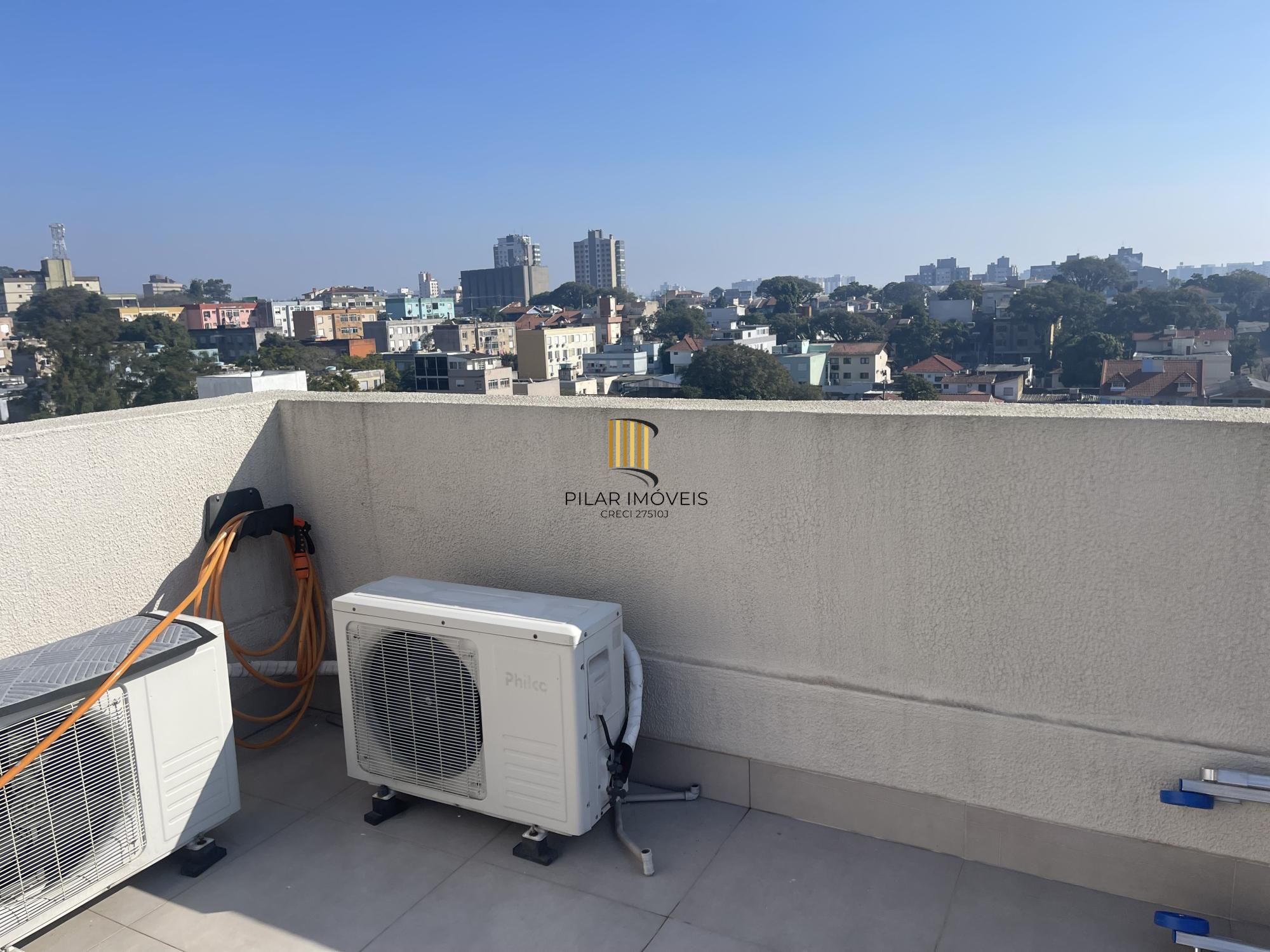 Cobertura com 3 quartos e 1 vaga de garagem na Rua Sadi Castro.