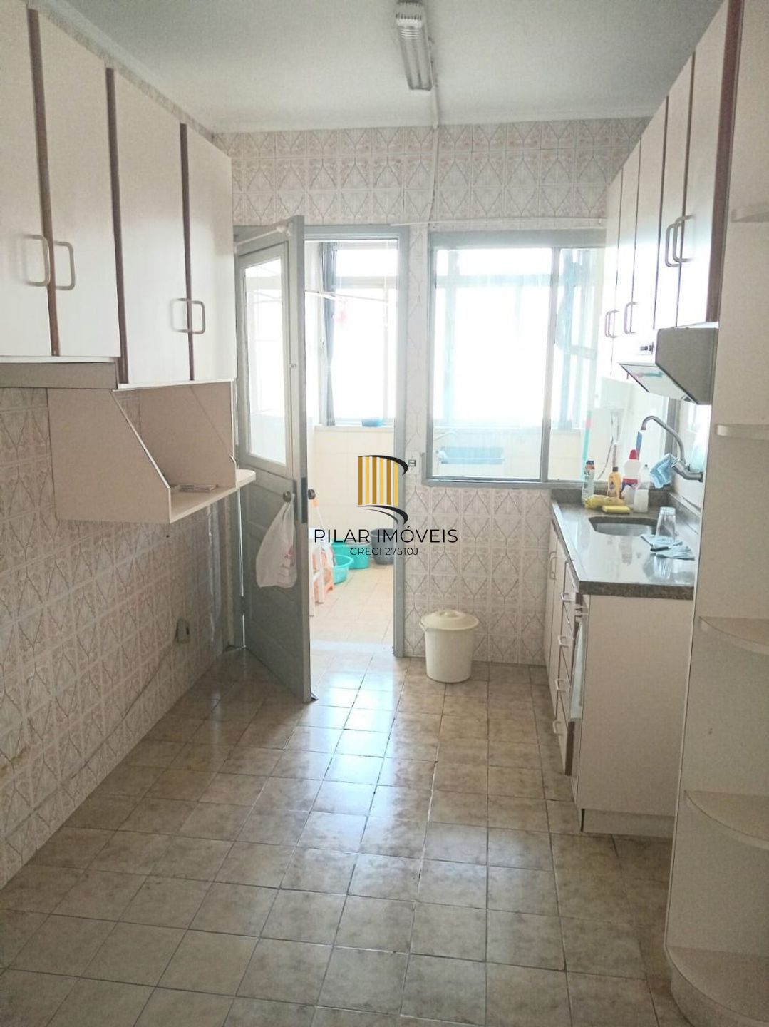 Apartamento de 2 quartos e elevador em Canoas.