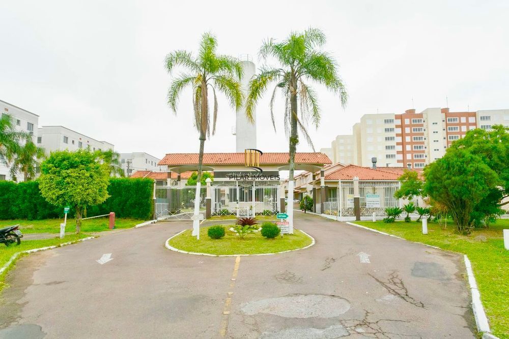 Casa em condomínio fechado de 3 dormitórios,2 vagas no bairro Parque Santa Fé.