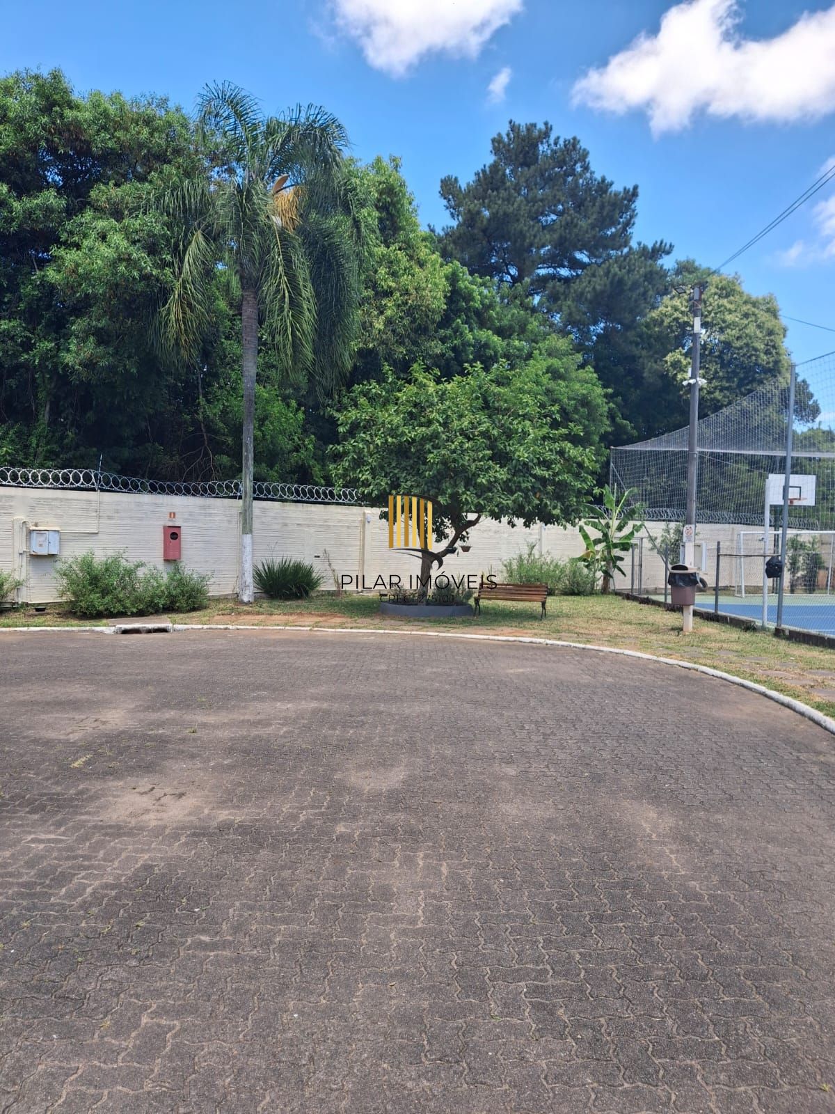 Casa em condomínio fechado de 3 dormitórios,2 vagas no bairro Parque Santa Fé.