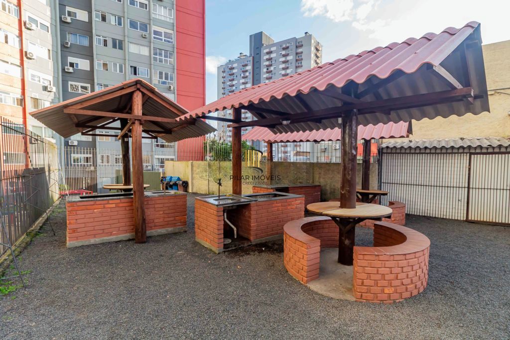 Apartamento com 1 quarto, elevador, Piscina e Churrasqueira Partenon.