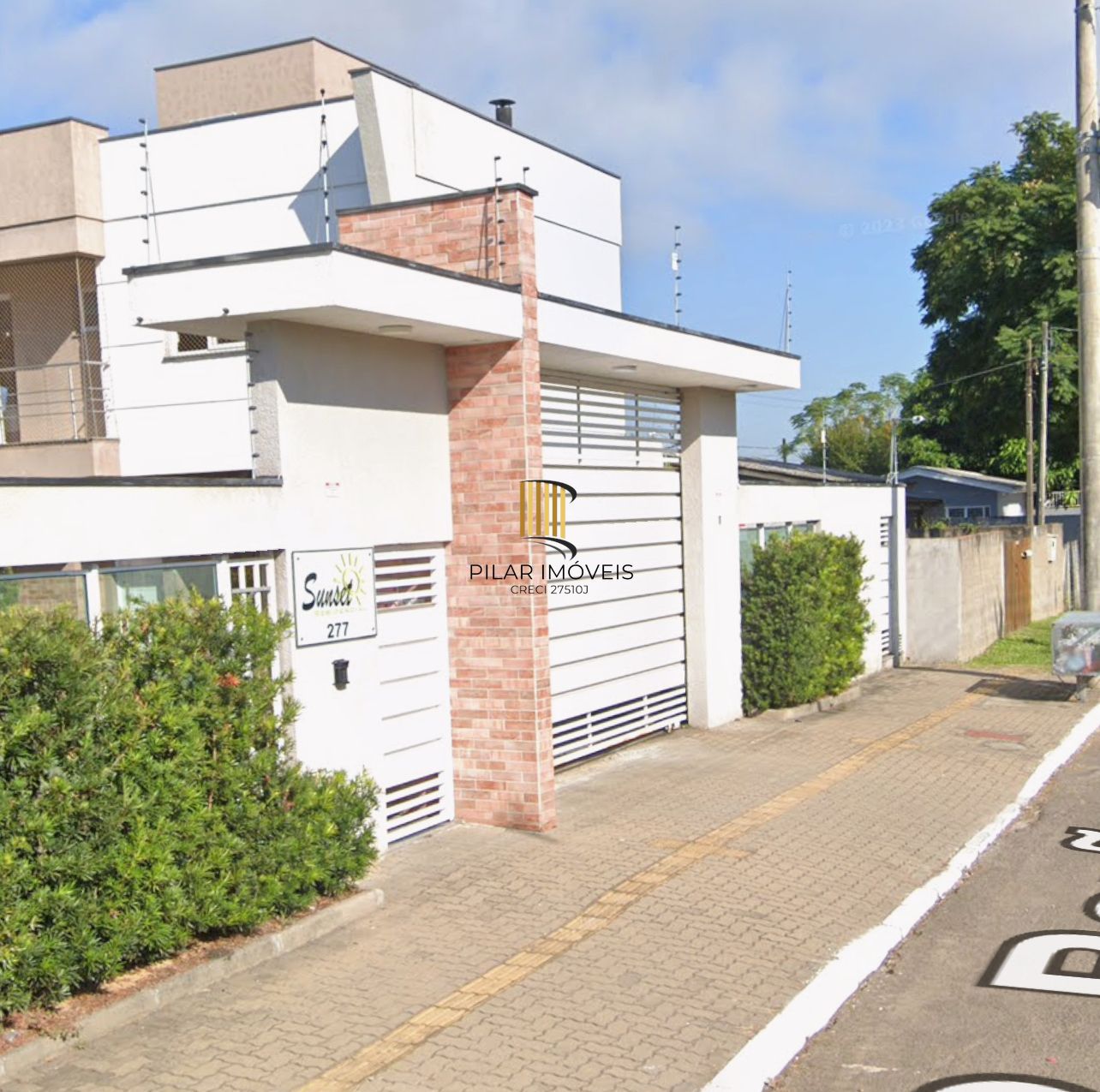 Casa para venda com 3 quartos e 2 vagas, em Niterói com 126 m² em Canoas