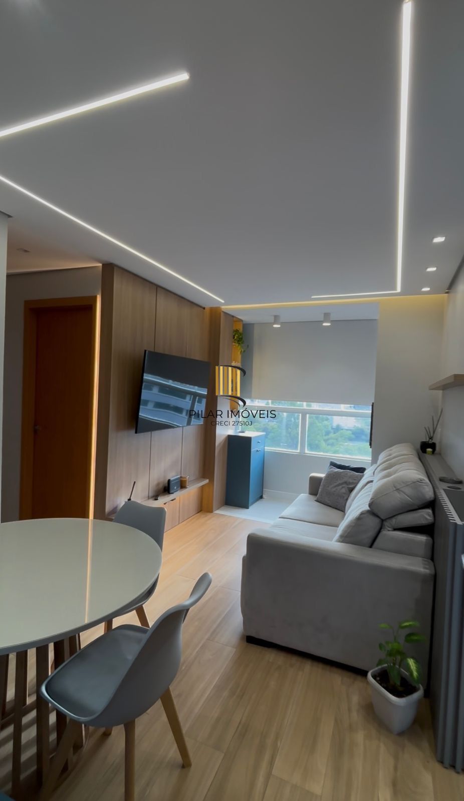 Apartamento com Sacada Churrasqueira com 1 vaga de garagem Av. Protásio Alves