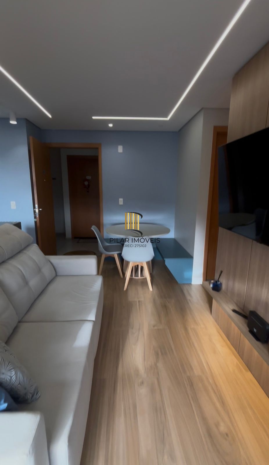 Apartamento com Sacada Churrasqueira com 1 vaga de garagem Av. Protásio Alves