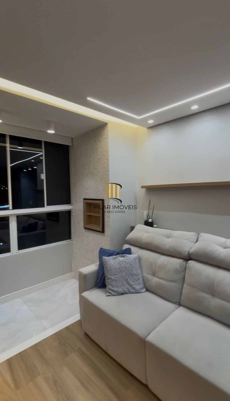 Apartamento com Sacada Churrasqueira com 1 vaga de garagem Av. Protásio Alves