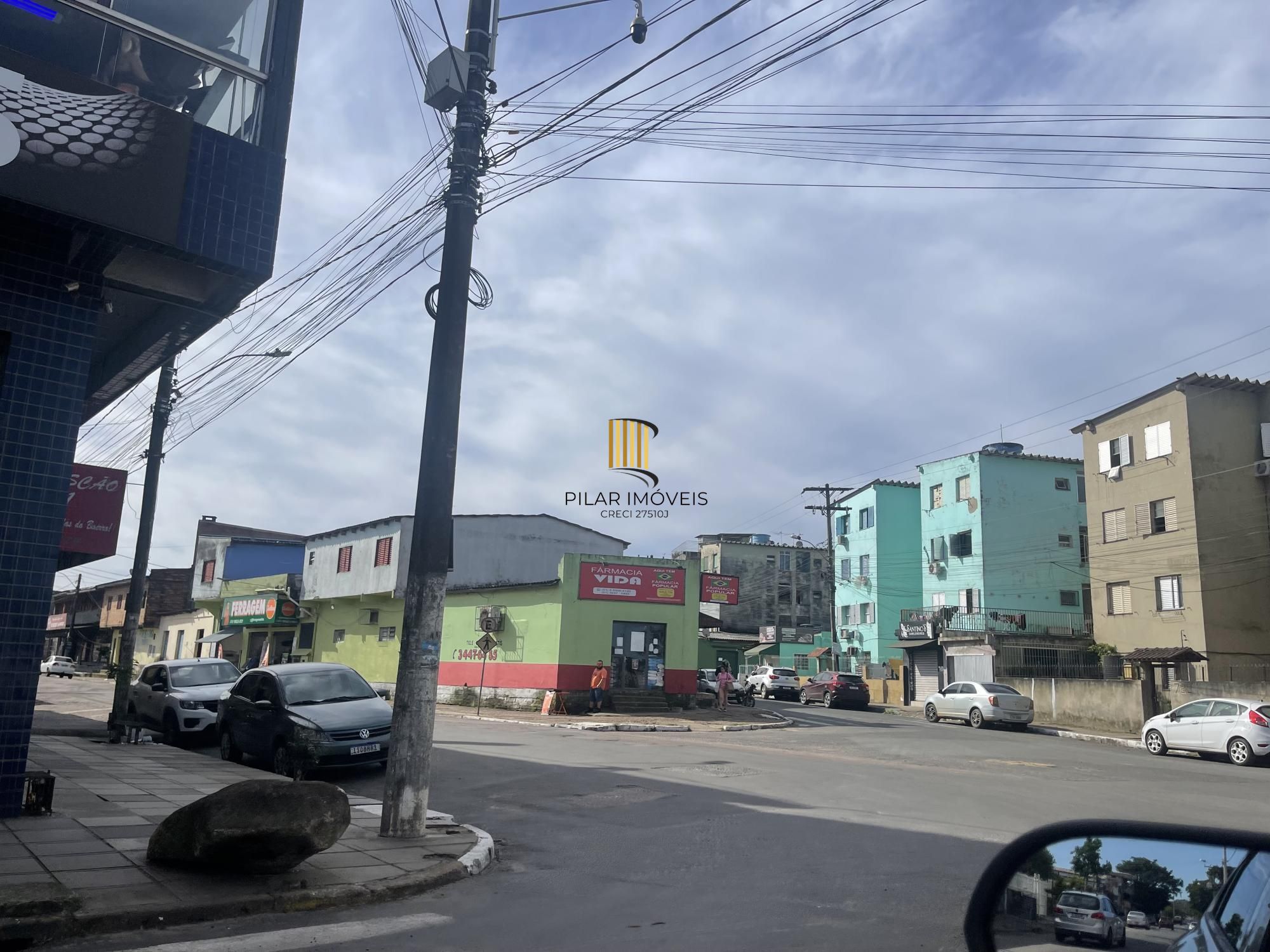 Apartamento 48m² Bairro Maria Regina Térreo com pequeno pátio Alvorada