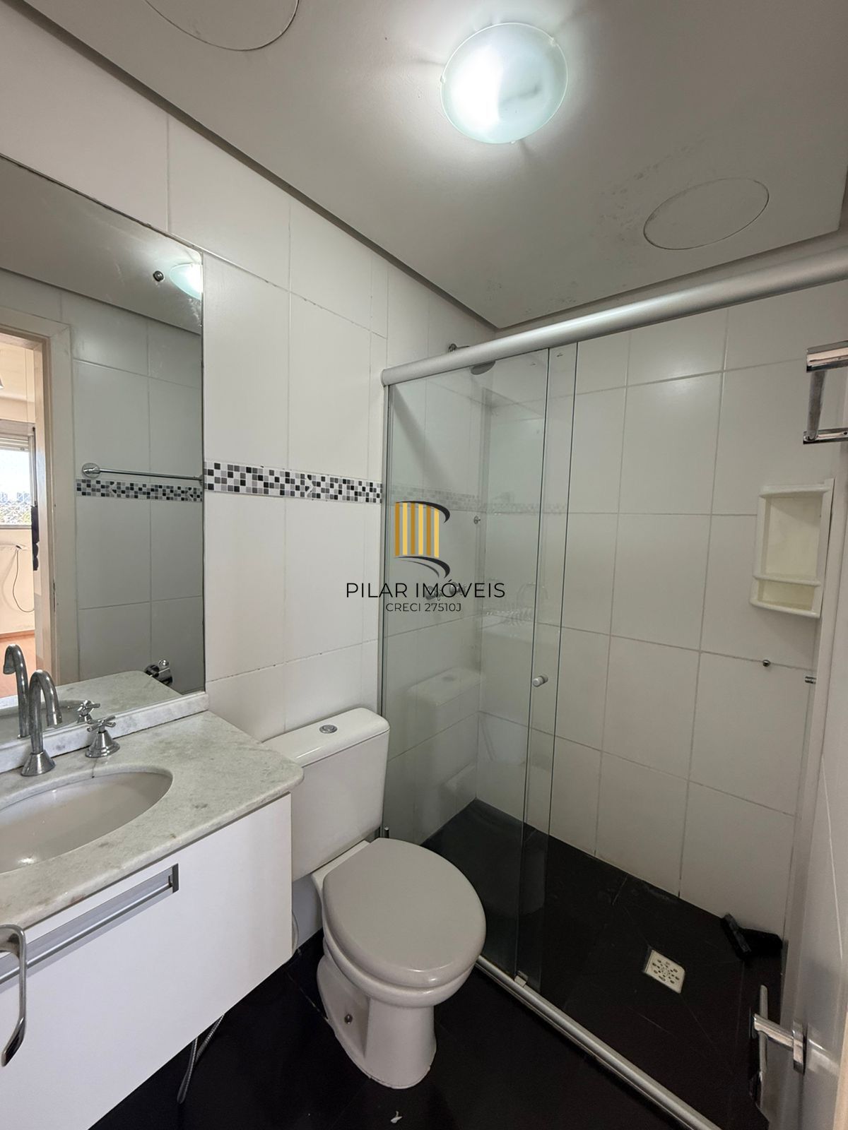 Apartamento 2 dormitórios com Suíte Semi Mobiliado com Vaga de Garagem