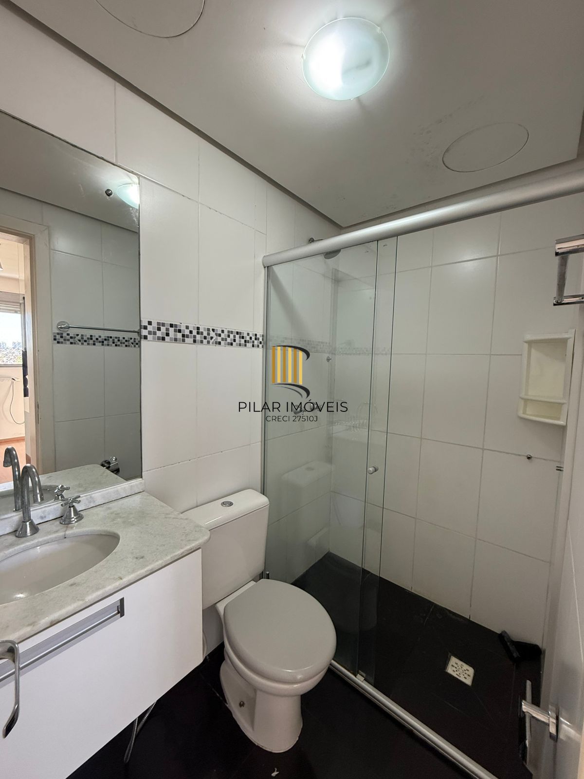 Apartamento 2 dormitórios com Suíte Semi Mobiliado com Vaga de Garagem