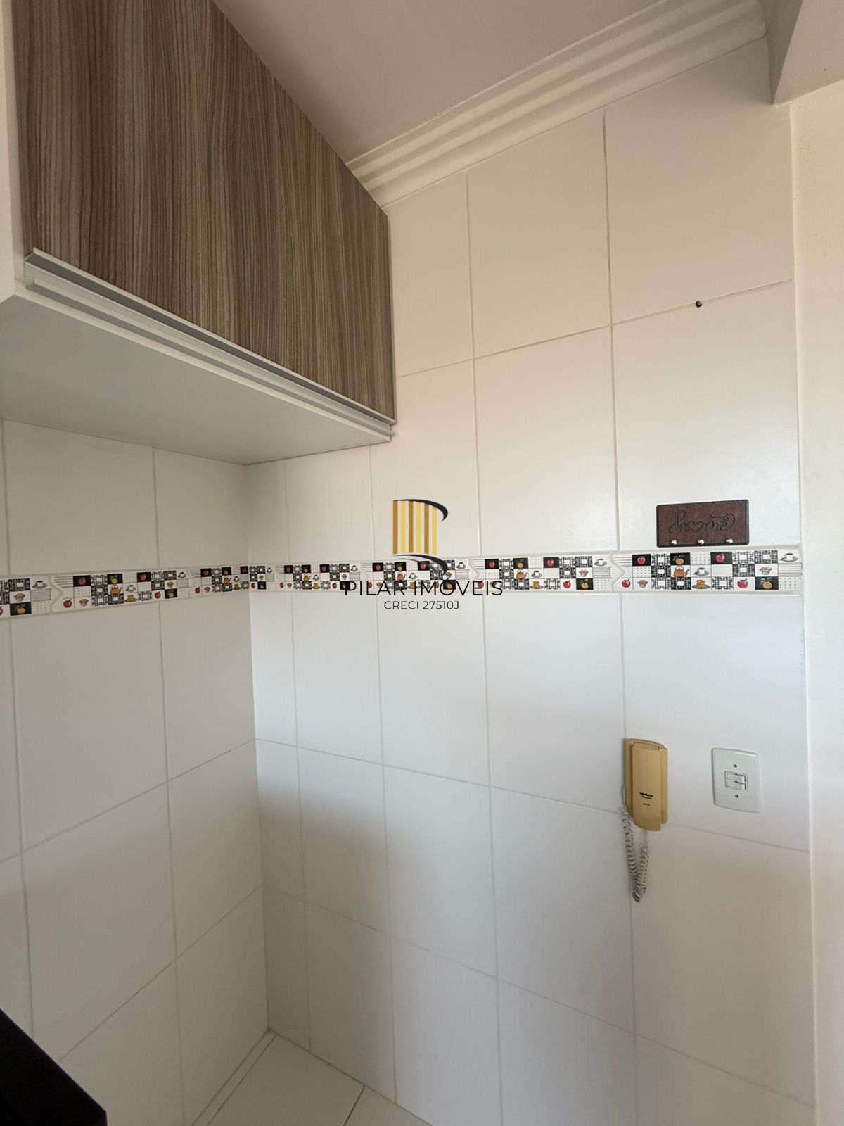 Apartamento 2 dormitórios com Suíte Semi Mobiliado com Vaga de Garagem