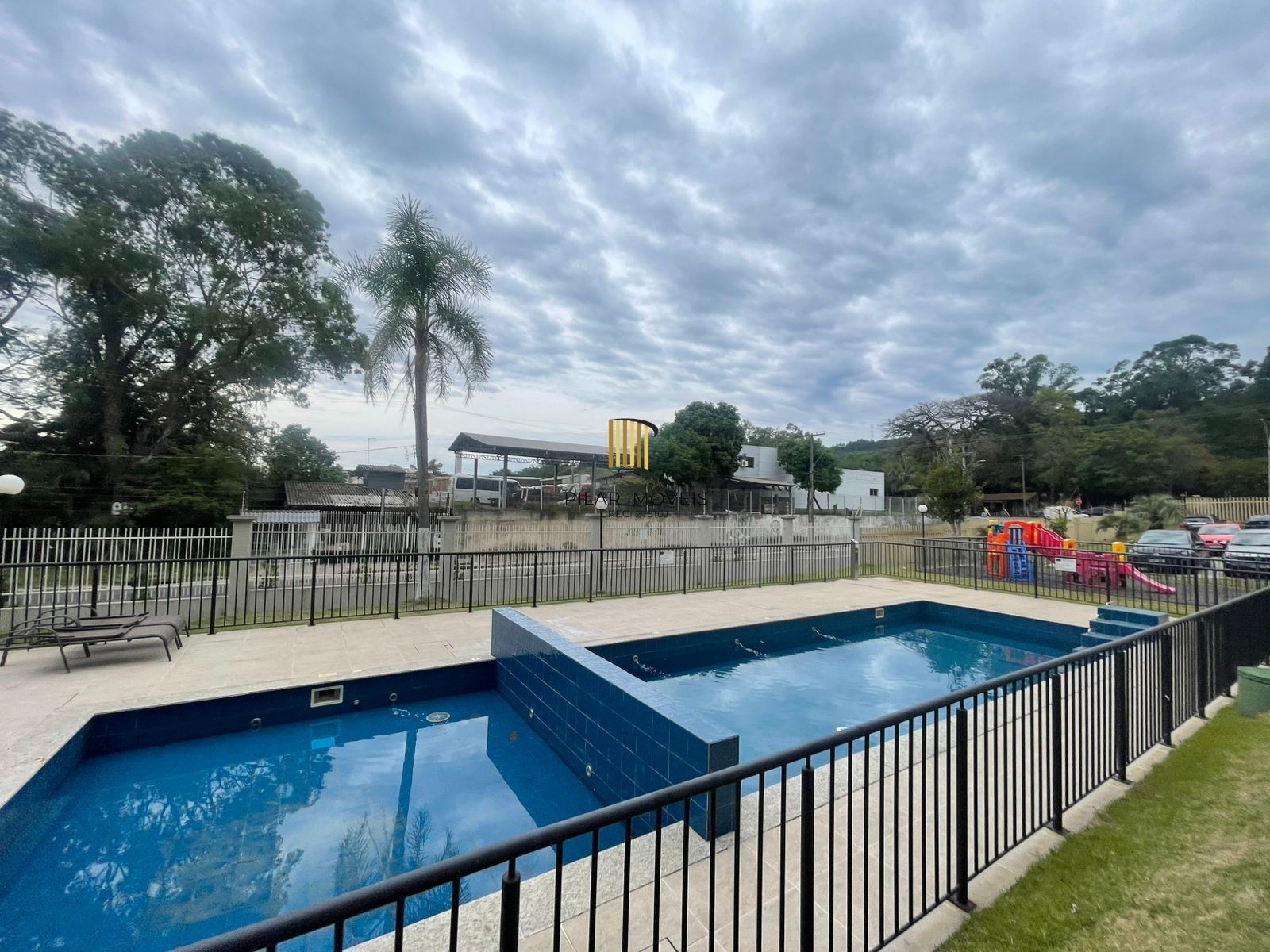 Apartamento 2 dormitórios Linda Vista, 1 vaga e Piscina na Av. Protásio Alves