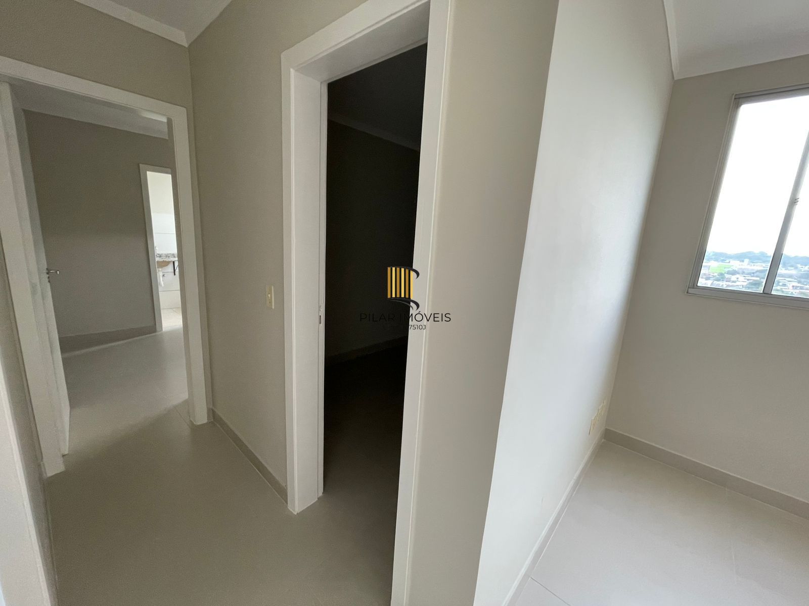 Apartamento de 2 quartos, 1 suíte e 1 vaga de garagem em condomínio fechado