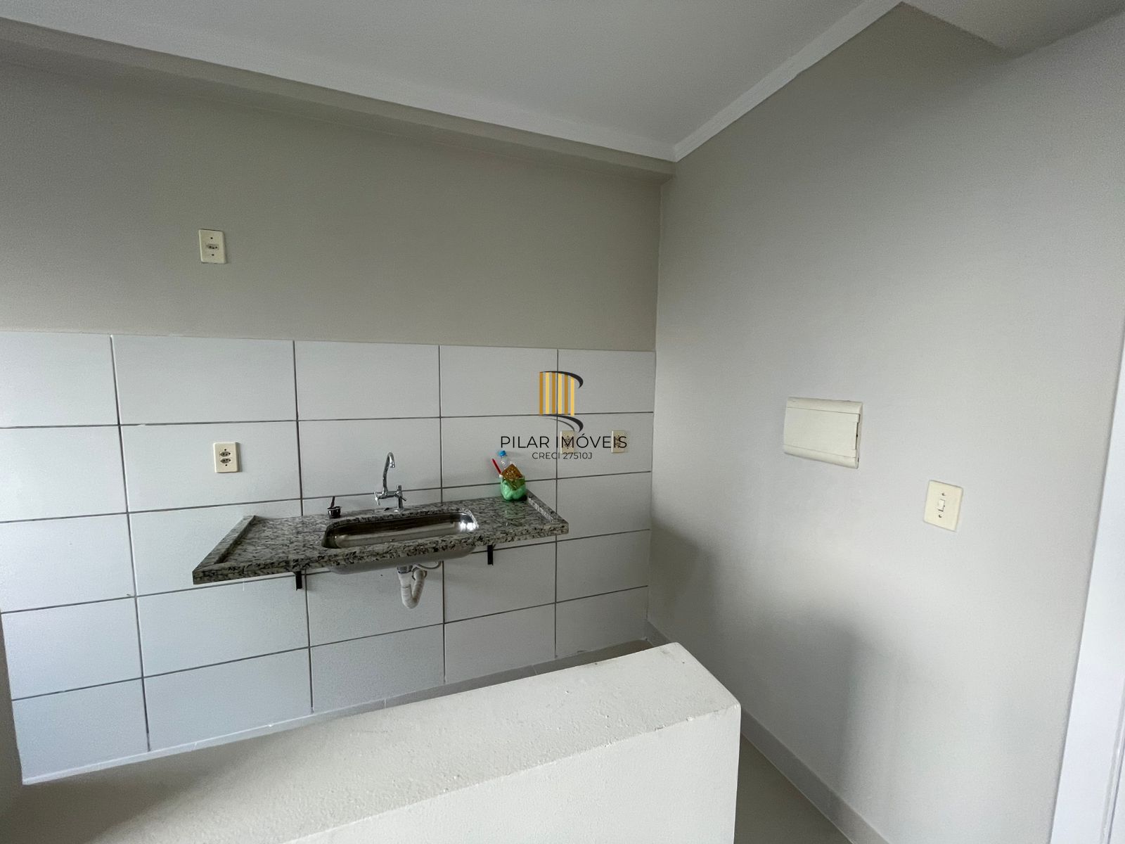 Apartamento de 2 quartos, 1 suíte e 1 vaga de garagem em condomínio fechado