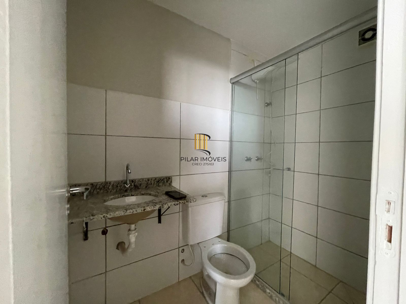 Apartamento de 2 quartos, 1 suíte e 1 vaga de garagem em condomínio fechado