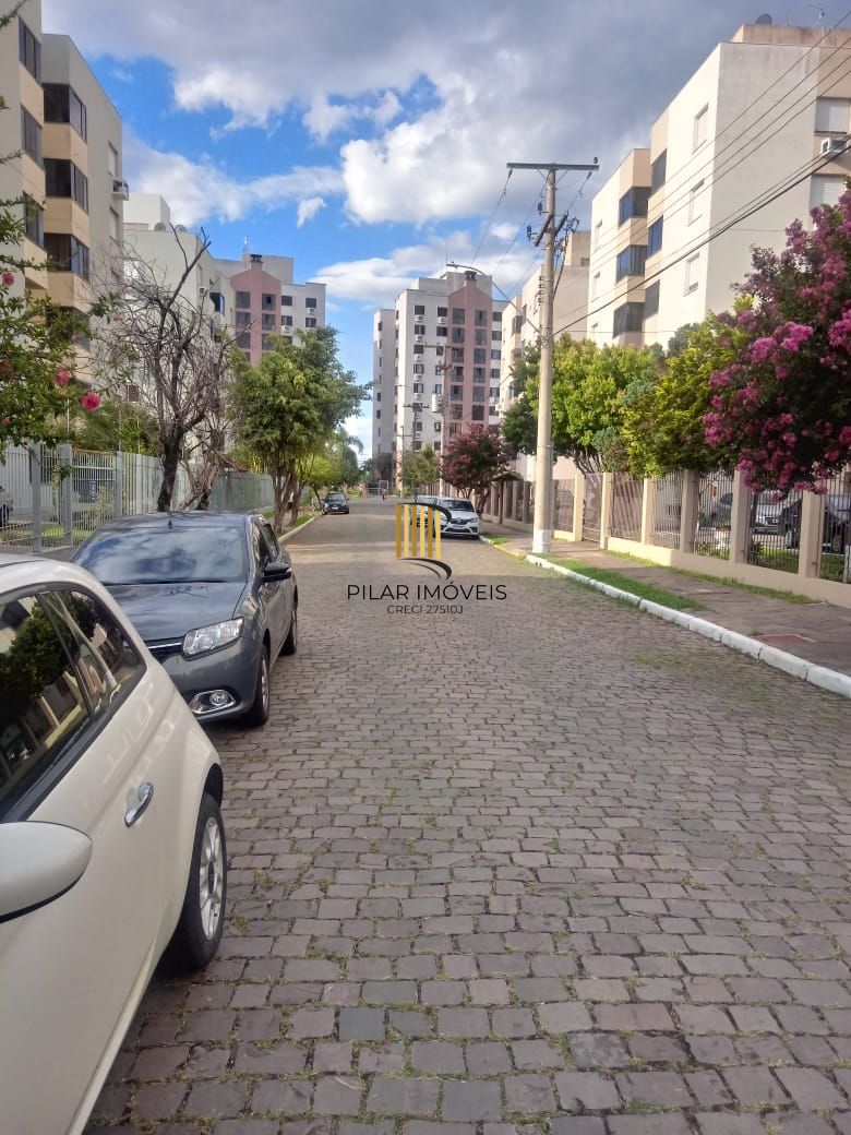 Apartamento de 2 dormitórios, 1 vaga, elevador no bairro Sarandi