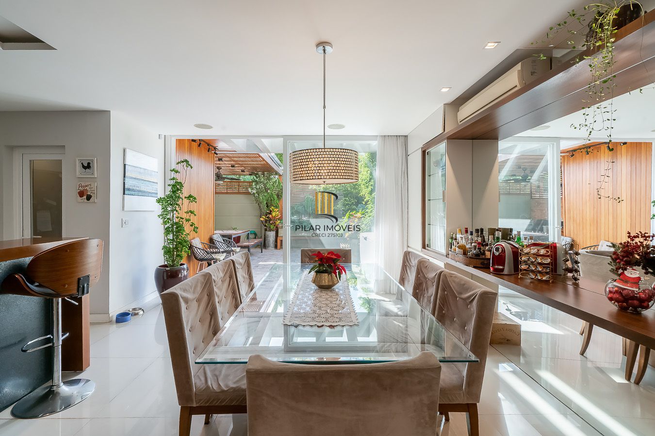 Casa em Condomínio com 4 quartos e 275m² à venda em Sarandi, Porto Alegre.
