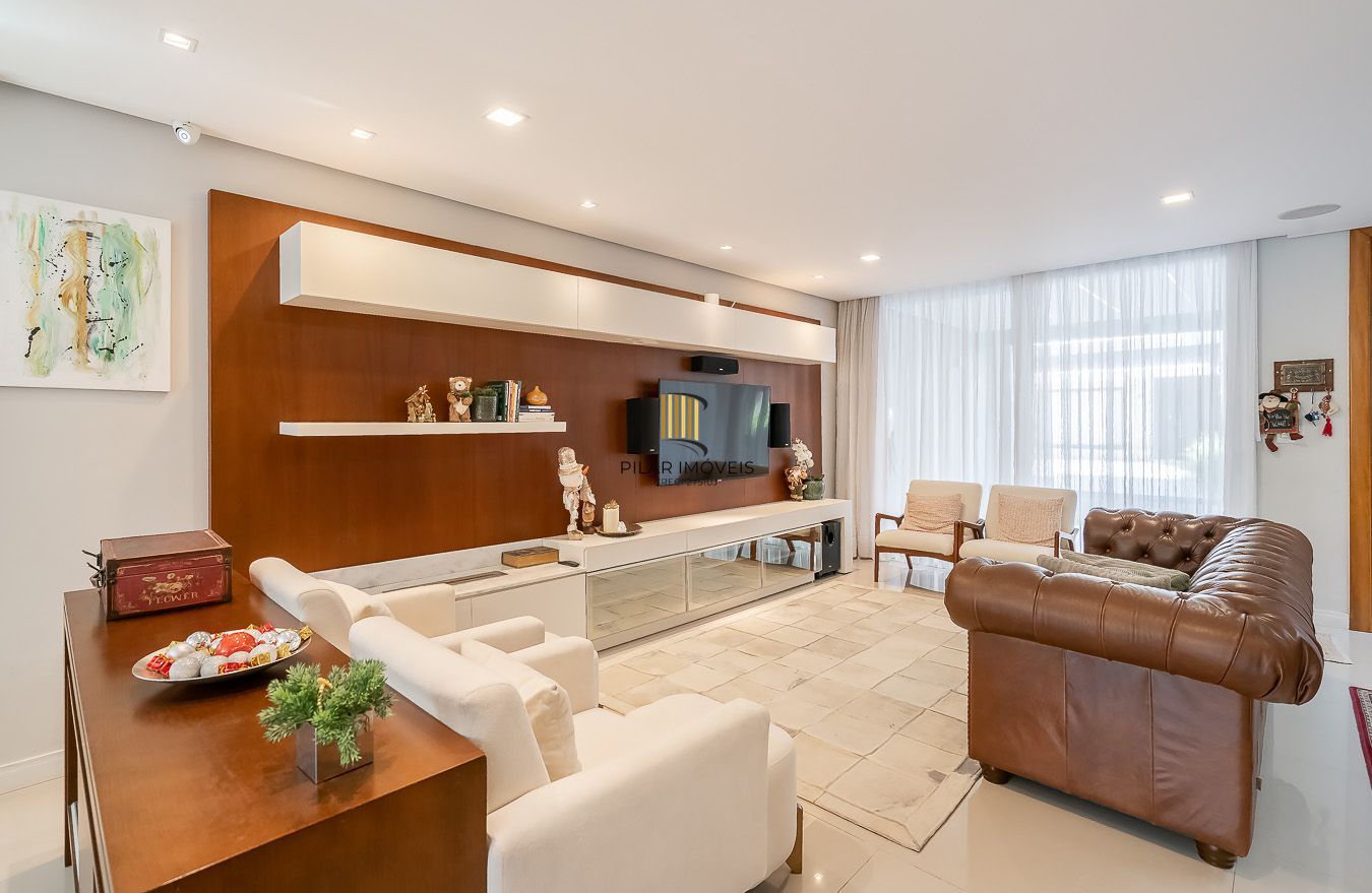 Casa em Condomínio com 4 quartos e 275m² à venda em Sarandi, Porto Alegre.