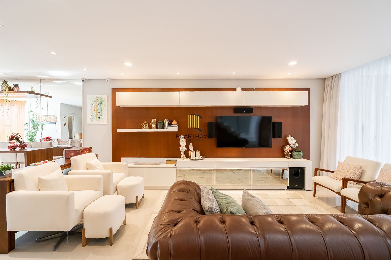 Casa em Condomínio com 4 quartos e 275m² à venda em Sarandi, Porto Alegre.