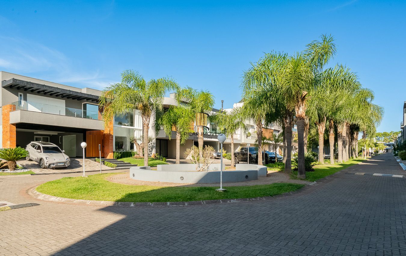 Casa em Condomínio com 4 quartos e 275m² à venda em Sarandi, Porto Alegre.