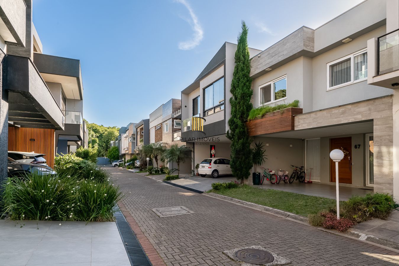 Casa em Condomínio com 4 quartos e 275m² à venda em Sarandi, Porto Alegre.