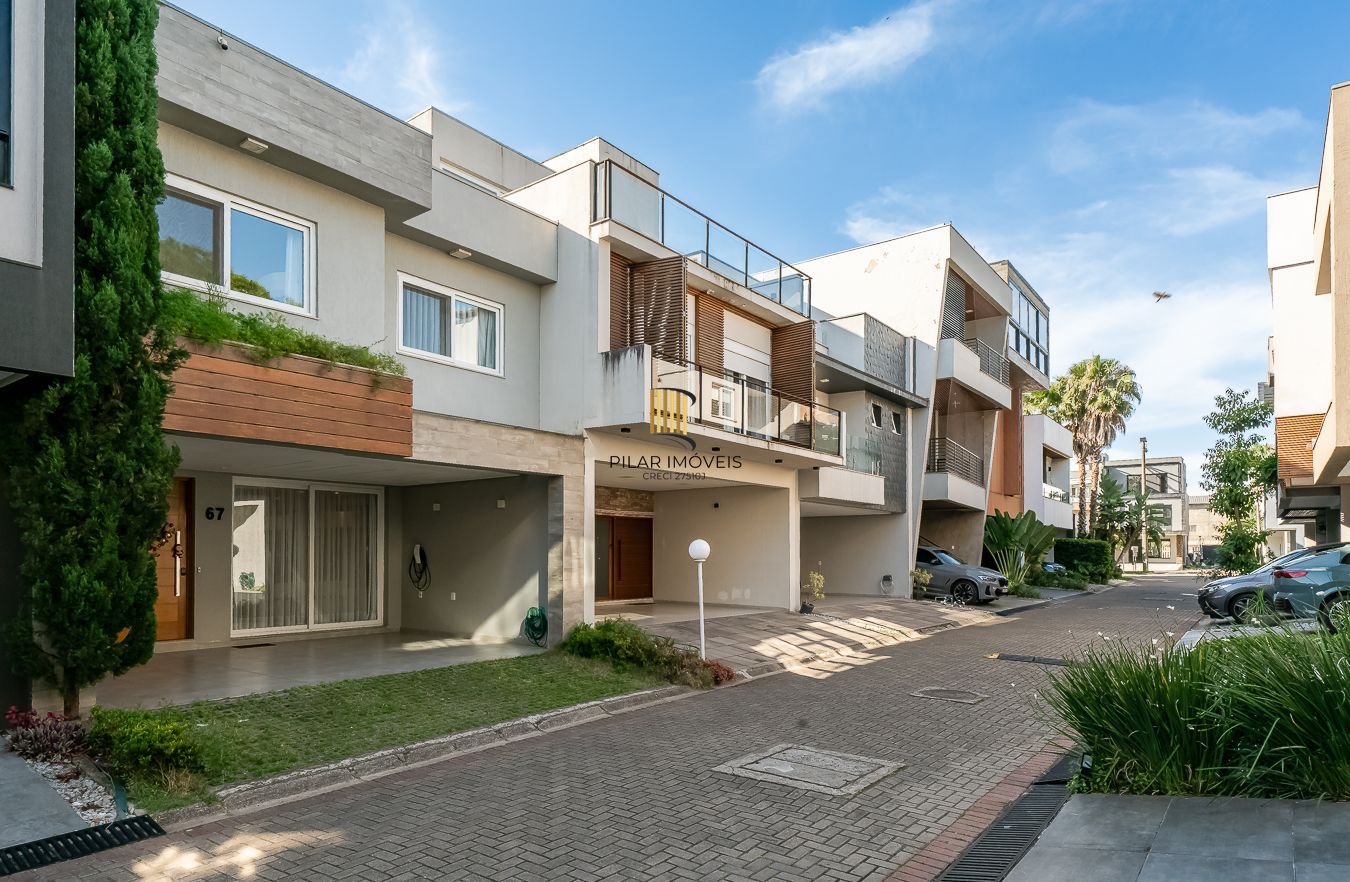 Casa em Condomínio com 4 quartos e 275m² à venda em Sarandi, Porto Alegre.