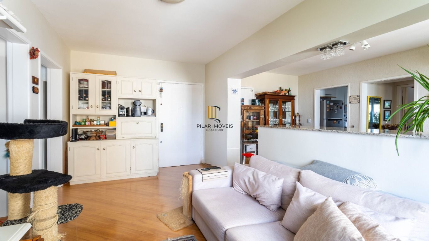 Apartamento com 2 dormitórios e 1 vaga de garagem no Bairro Santana