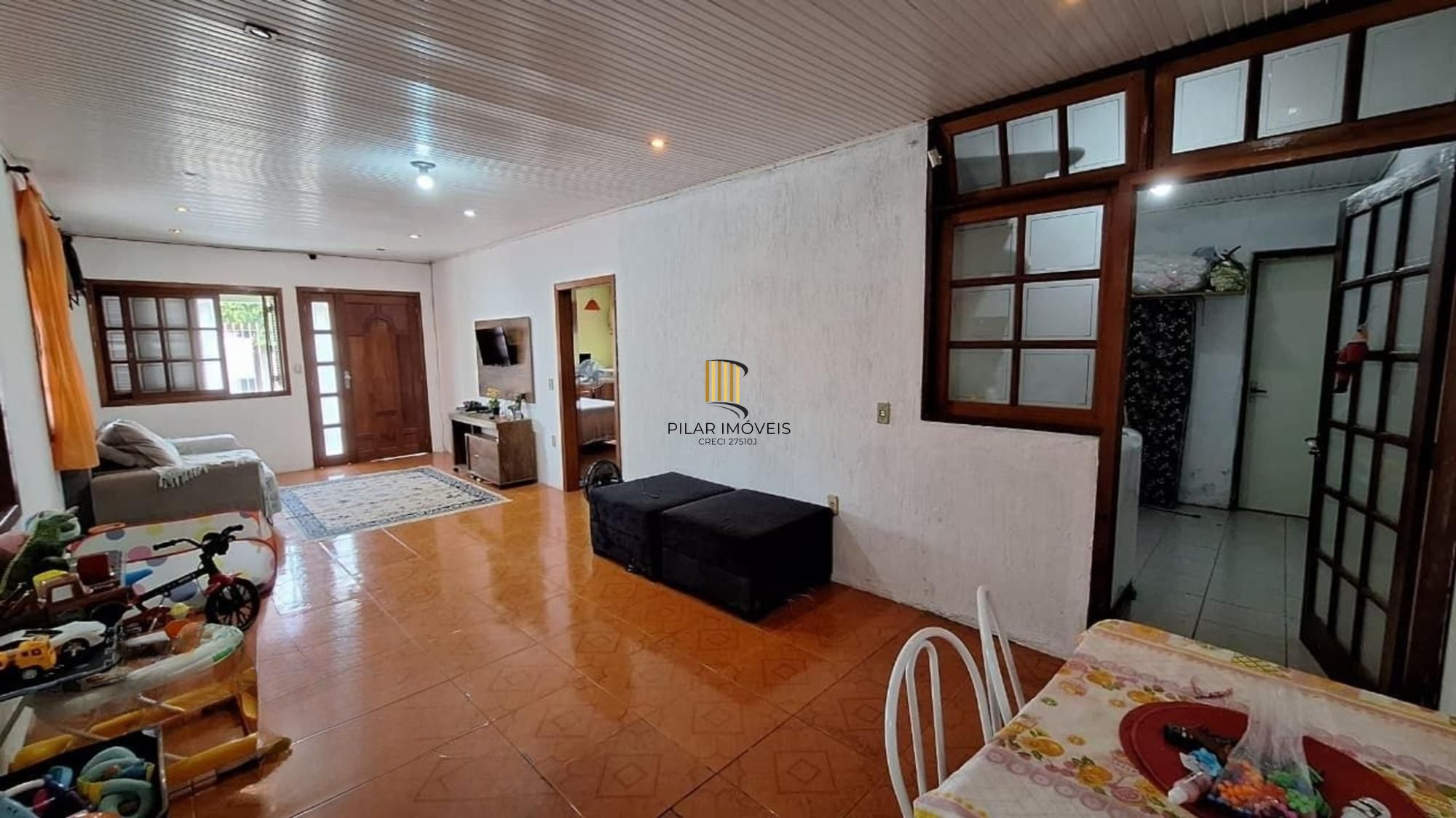Casa de 4 dormitórios e 4 vagas de garagem em Canoas.