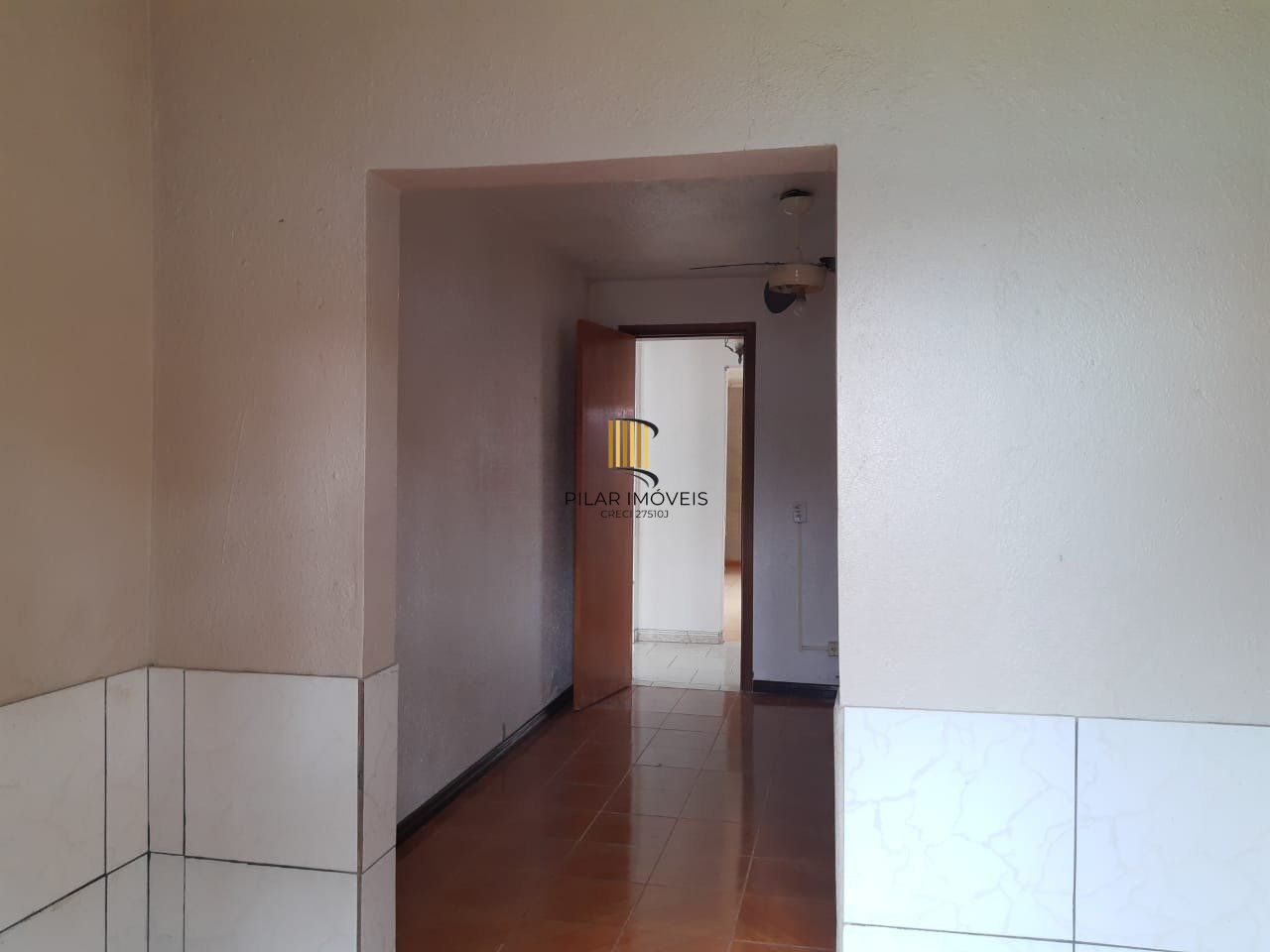 Casa de 2 Quartos e 2  vagas de garagem no Parque Granja em Cachoeirinha.