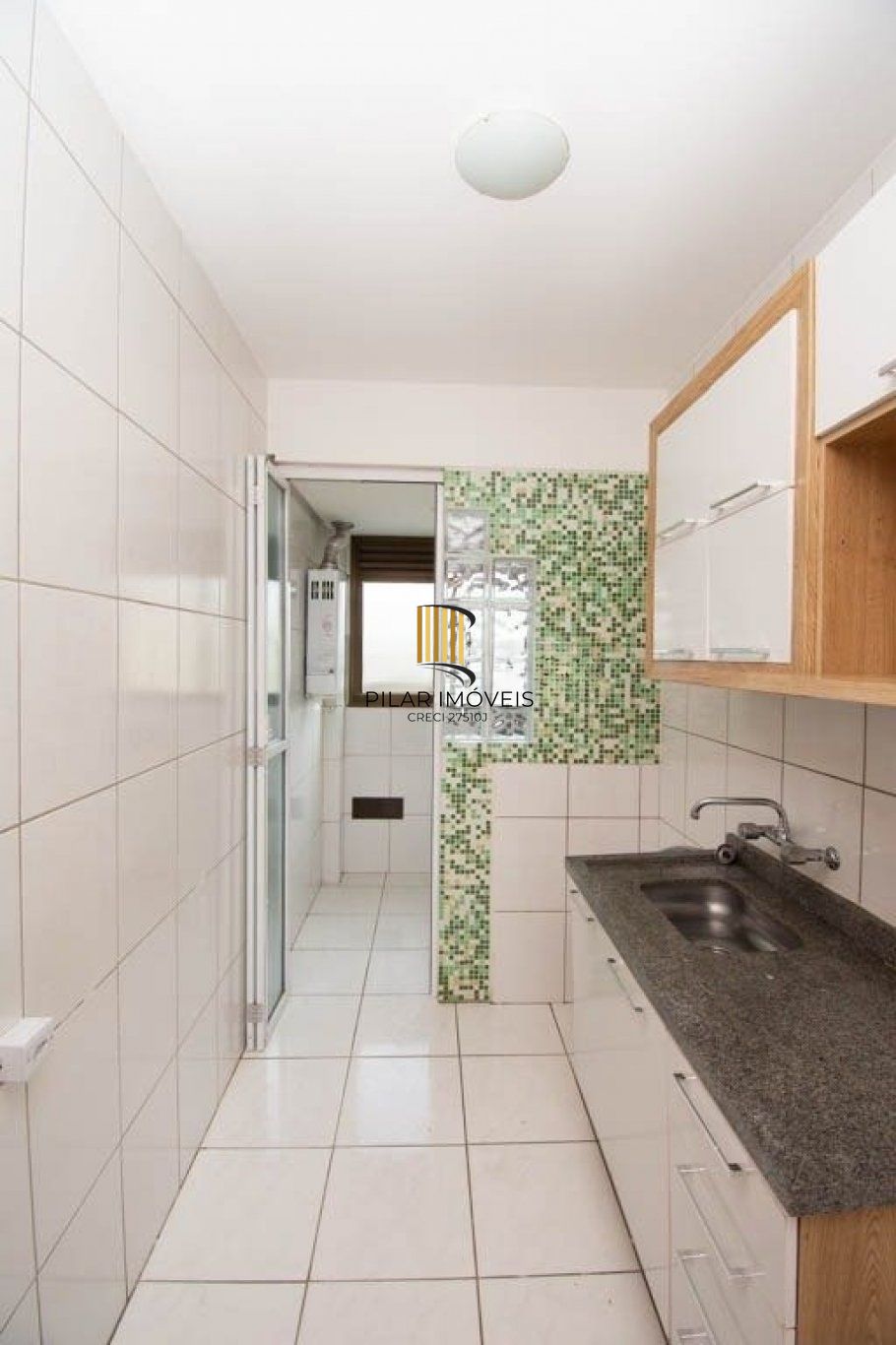 Apartamento 2 Dormitórios com Sacada, Garagem e Vista – Bairro Partenon