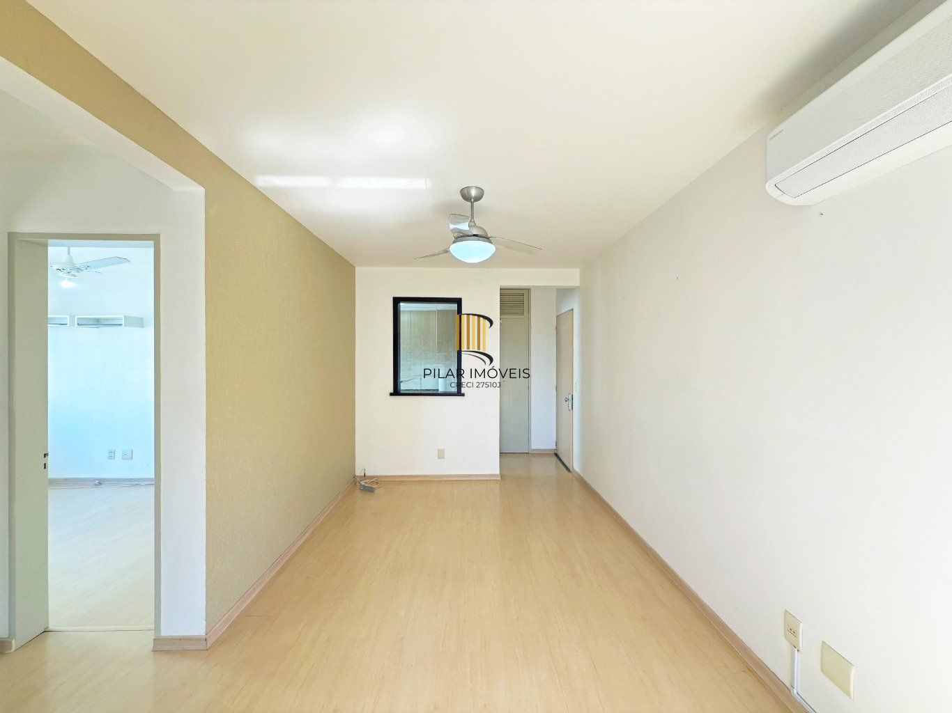 Apartamento com 2 quartos, vaga e elevador  no bairro Sarandi.