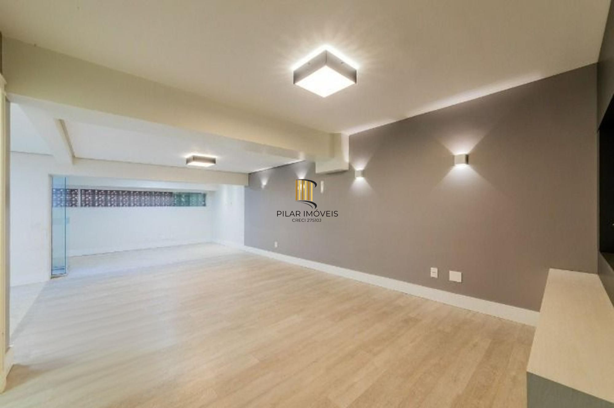 Casa em Condomínio com 5 quartos e 390m² à venda em Boa Vista, Porto Alegre.