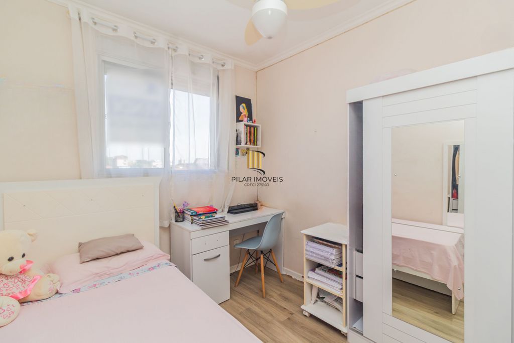 Apartamento com 2 quartos e 1 vaga de garagem no Bairro Sarandí