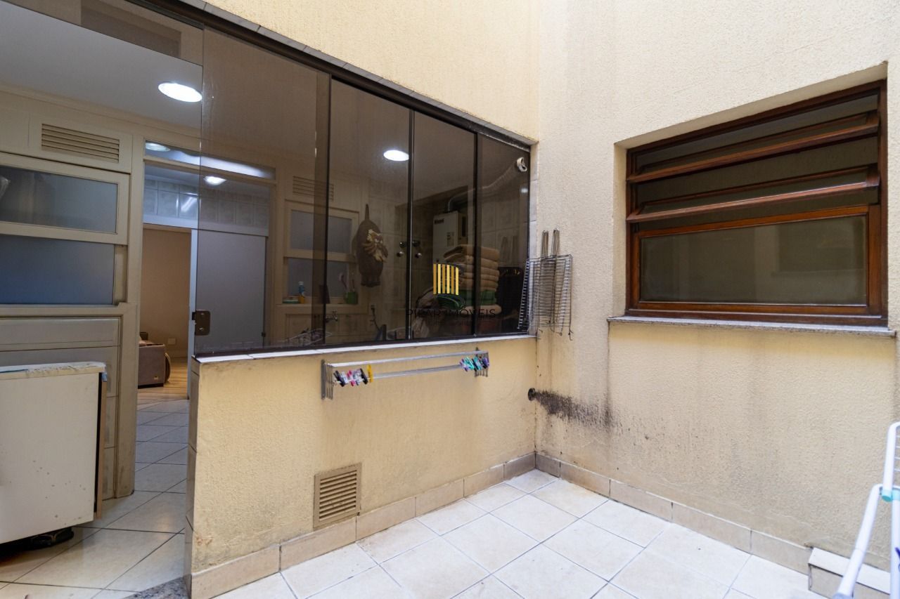 Apartamento mobiliado 2 quartos, vaga e churrasqueira no bairro Cristo Redentor